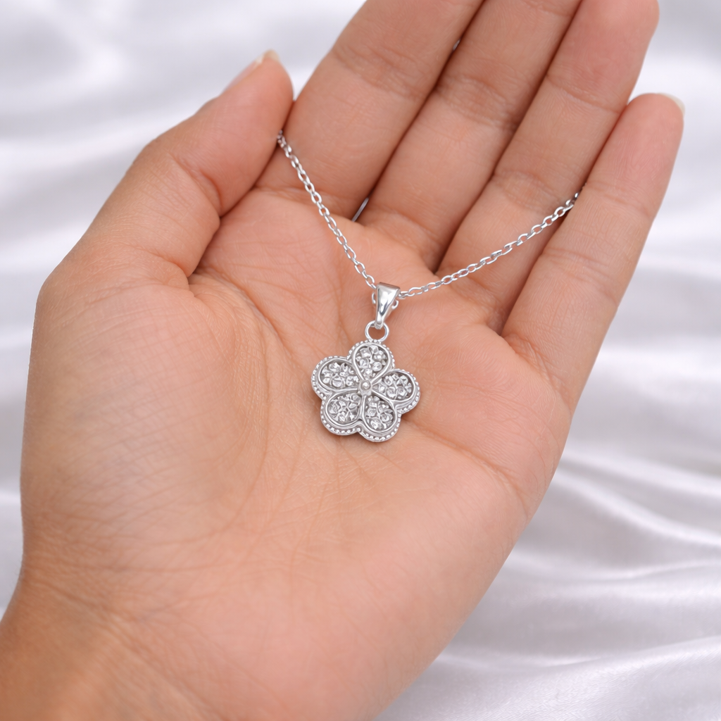 Colar Feminino Banhado a Prata 925 Pingente Flor Cravejada