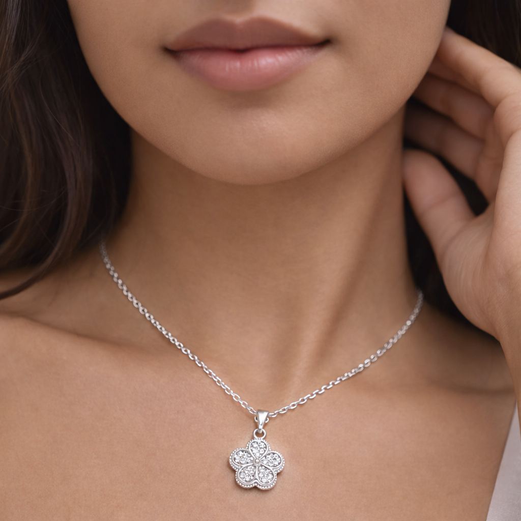 Colar Feminino Banhado a Prata 925 Pingente Flor Cravejada